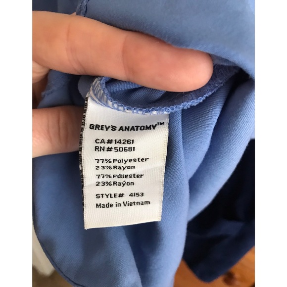 Grey’s Anatomy Womens Mock-wrap scrub top - Picture 5 of 5